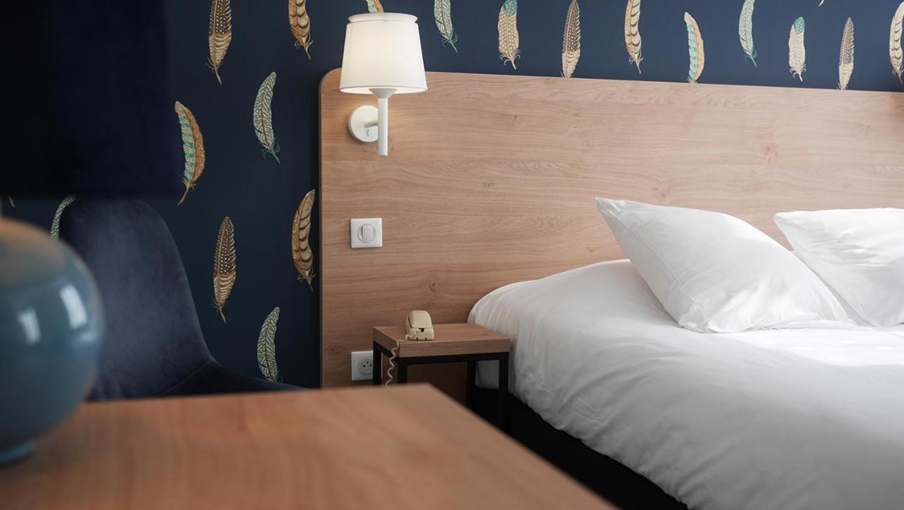 Logis Saint Louis Hotel La Suze-sur-Sarthe Bagian luar foto
