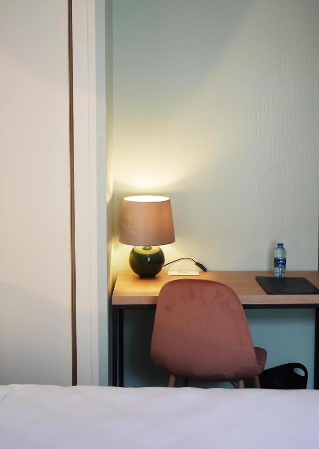 Logis Saint Louis Hotel La Suze-sur-Sarthe Bagian luar foto