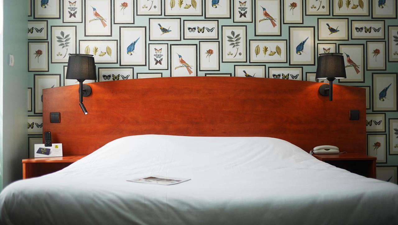 Logis Saint Louis Hotel La Suze-sur-Sarthe Bagian luar foto