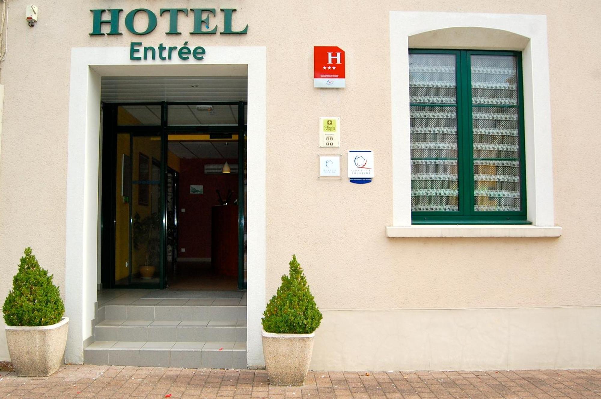 Logis Saint Louis Hotel La Suze-sur-Sarthe Bagian luar foto